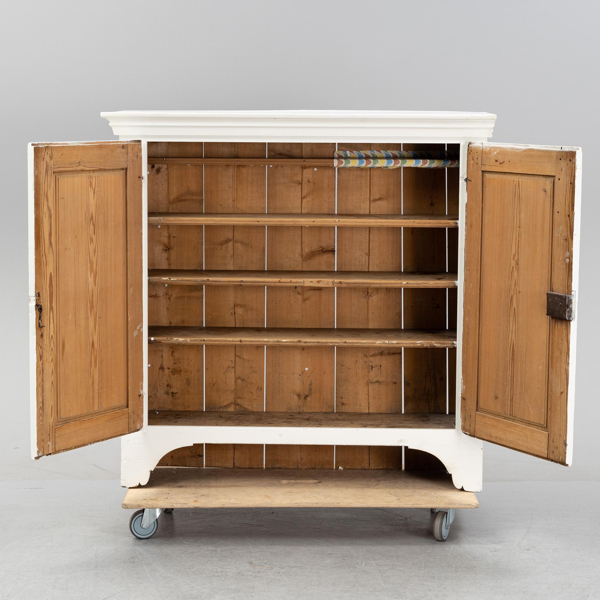 A painted cabinet, first part of the 19th Century.