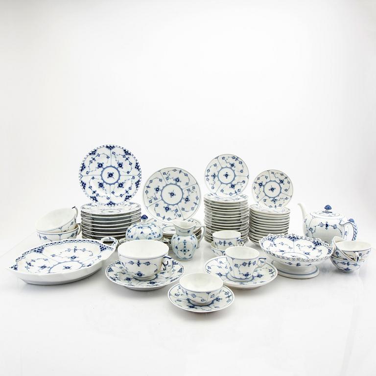 Service 52 dlr "Musselmalet" riflet, half and full lace Royal Copenhagen Denmark porcelain.
