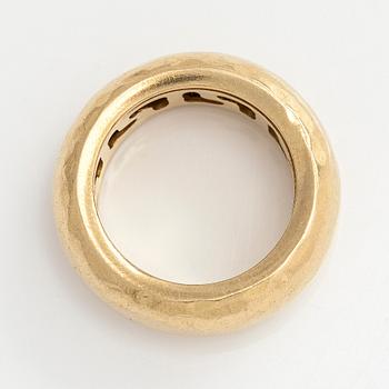 An 18K gold ring, Italy. Finnish import marks 1998.