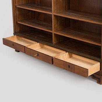 Lauri Järveläinen, kirjakaappi, Tampereen Höyrypuuseppä oy, Tampere 1920-luku.