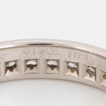 TIFFANY & CO ALLIANSRING, platina med Lucidaslipade diamanter.