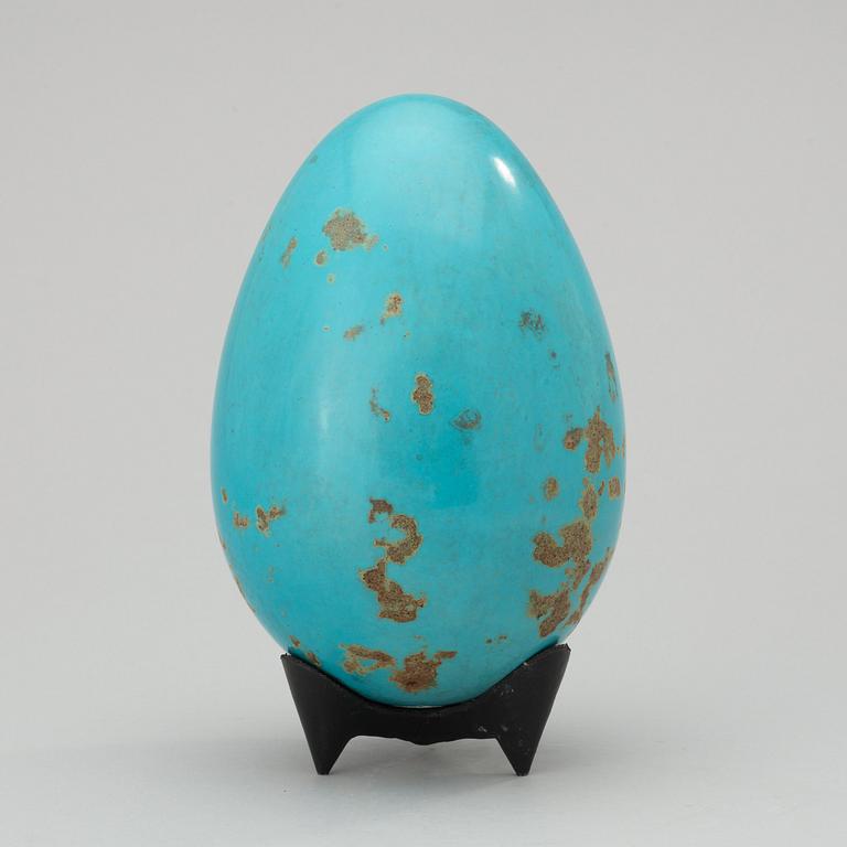 A Hans Hedberg faience egg, Biot, France.