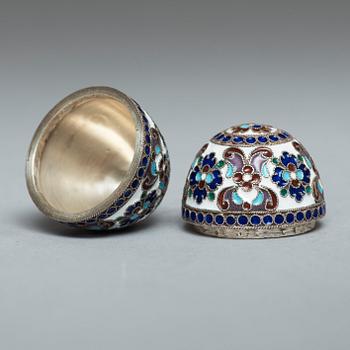 ÄGG, silver och emalj, tvådelat, Ryssland 1800-talets slut/1900-talets början.