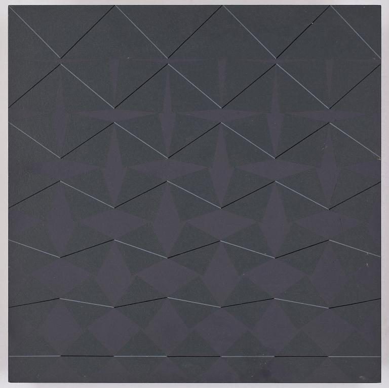 MATTI KUJASALO, blandteknik på pannå, sign och dat -77.