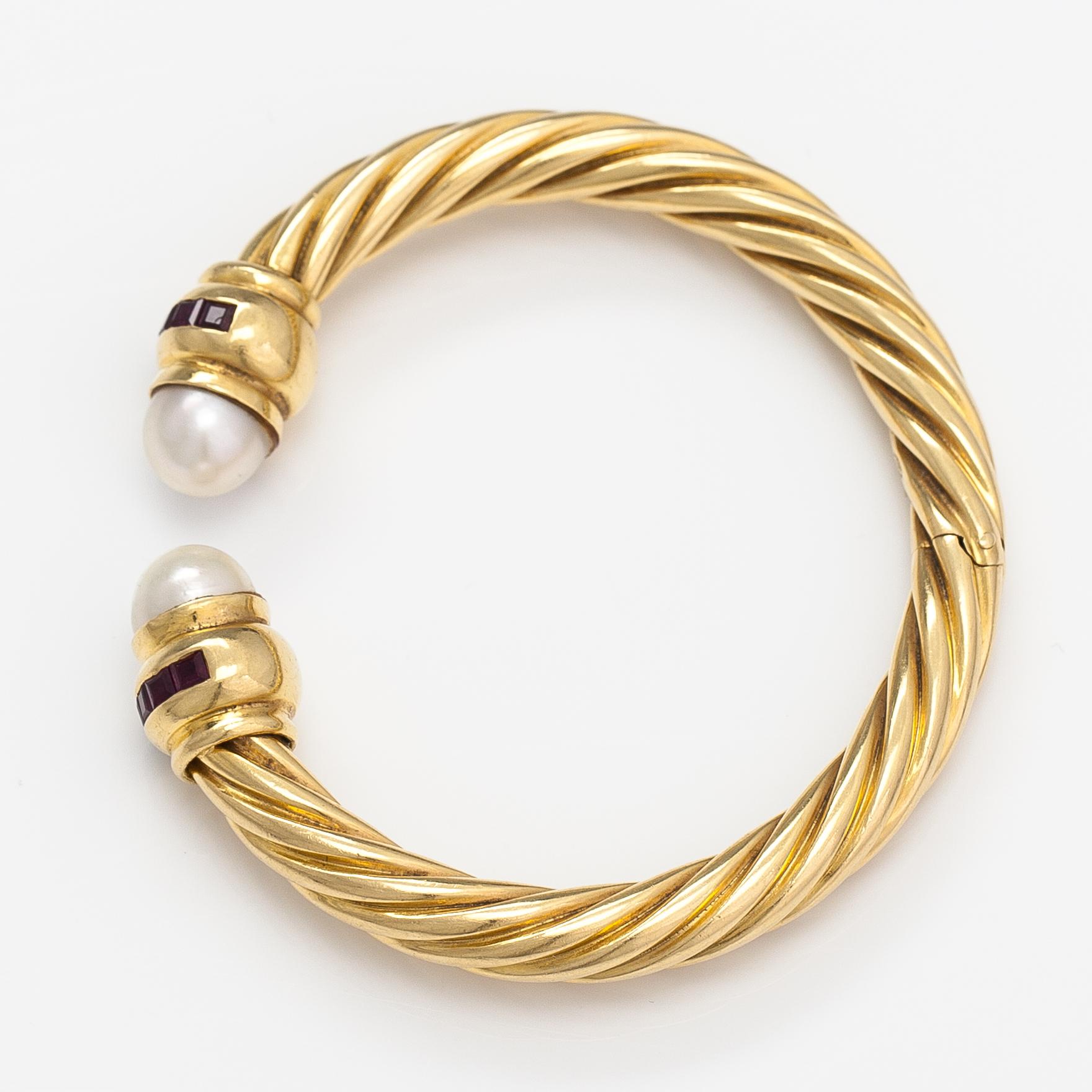 Armband, 18K guld, rubiner och odlade pärlor.