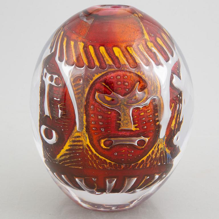 Jan-Erik Ritzman, an 'ariel' glass vase, Transjö, Sweden 2004.