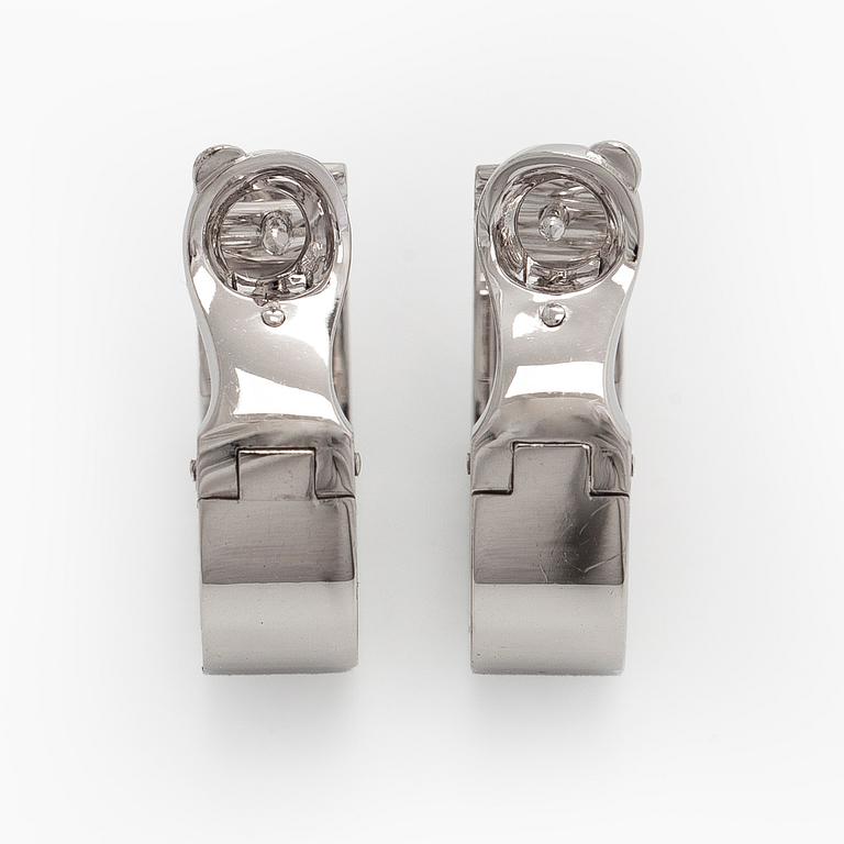 Cartier, Korvakorut, "Love", 18K valkokultaa, briljanttihiottuja timantteja.