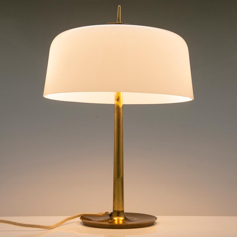 PAAVO TYNELL, a mid-20th-century' 9211' table lamp for Taito, Finland.
