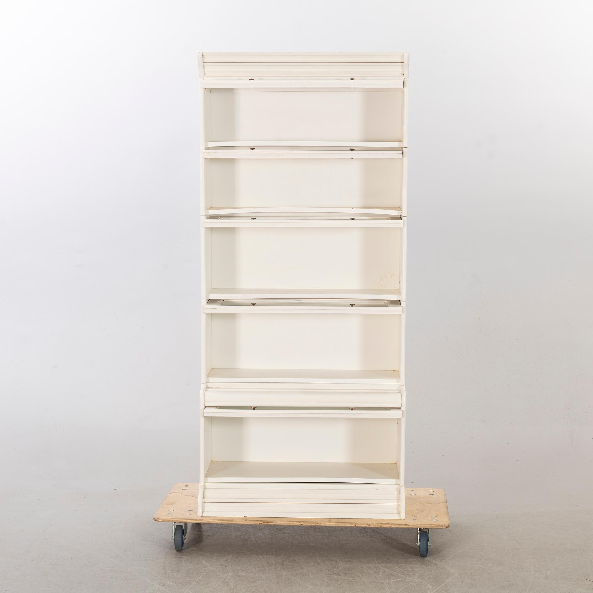 VITRINSKÅP modern tillverkning.