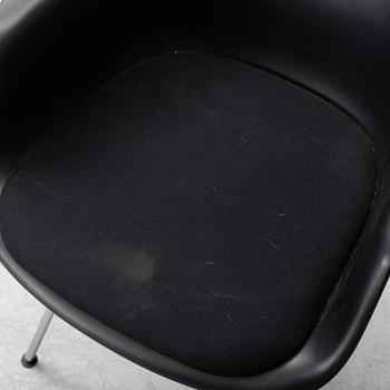 CHARLES & RAY EAMES, Five 'Plastic Armchairs', Vitra.