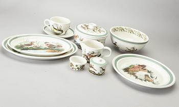 A set of 94 pieces of late 20th century Portmeirion "Birds of Britain" dinner service.