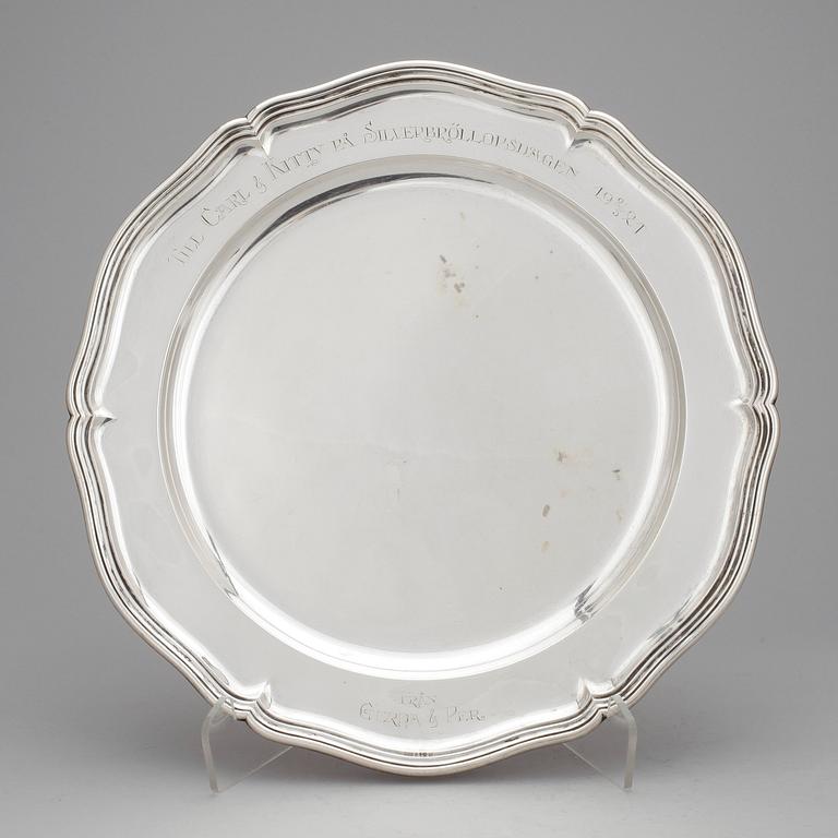 BRICKA, silver, Ludvig Dahlström & Co, Skövde, 1921. Vikt ca 690g.