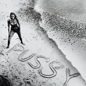 Terry O'Neill, "Honor Blackman as Pussy Galore, Malta", 1963.