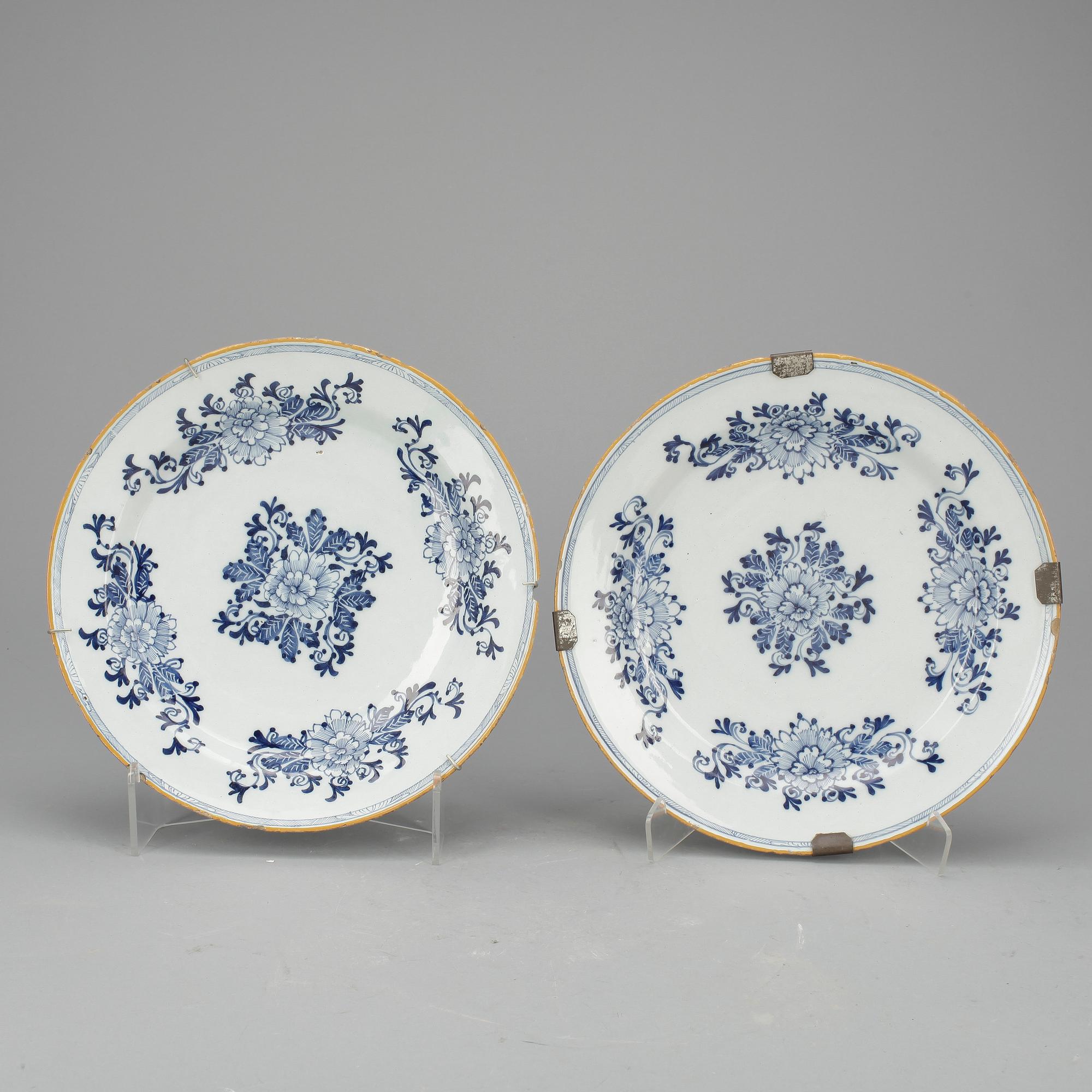 FAT, ett par, fajans, troligen Holland, 17/1800-tal.