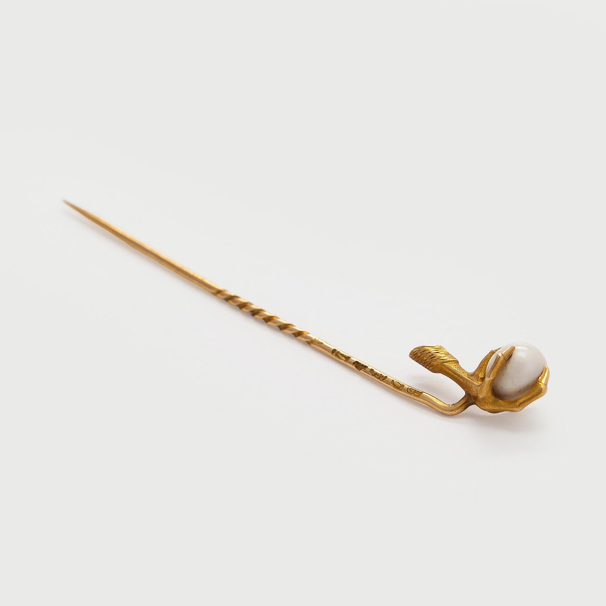 Tie pin, pearl, 18K gold, Finska Guldsmeds Ab, Helsinki 1912.