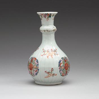 A famille rose vase, Qing dyanasty, Qianlong (1736-95).