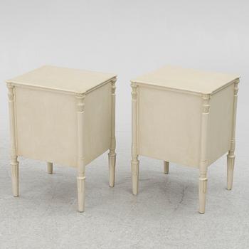 Sängbord, ett par, samtida.