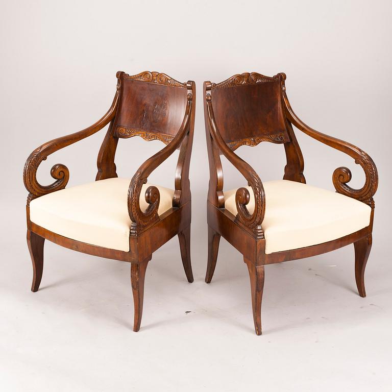 KARMSTOLAR, ett par, biedermeier 1800-talets första hälft.