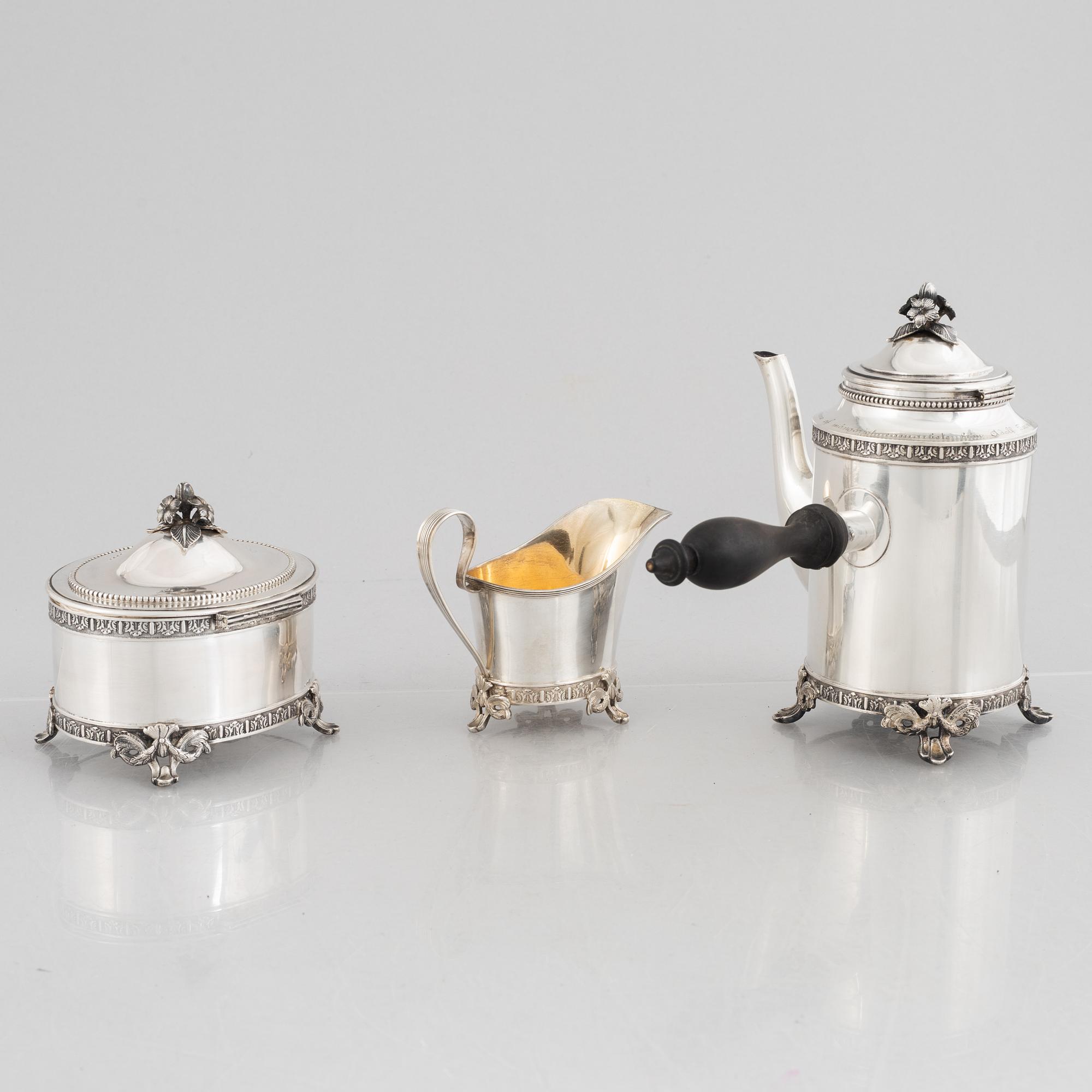 A Swedish silver Gustavian style coffee service, mark of JE Torsk, Stockholm 1908.