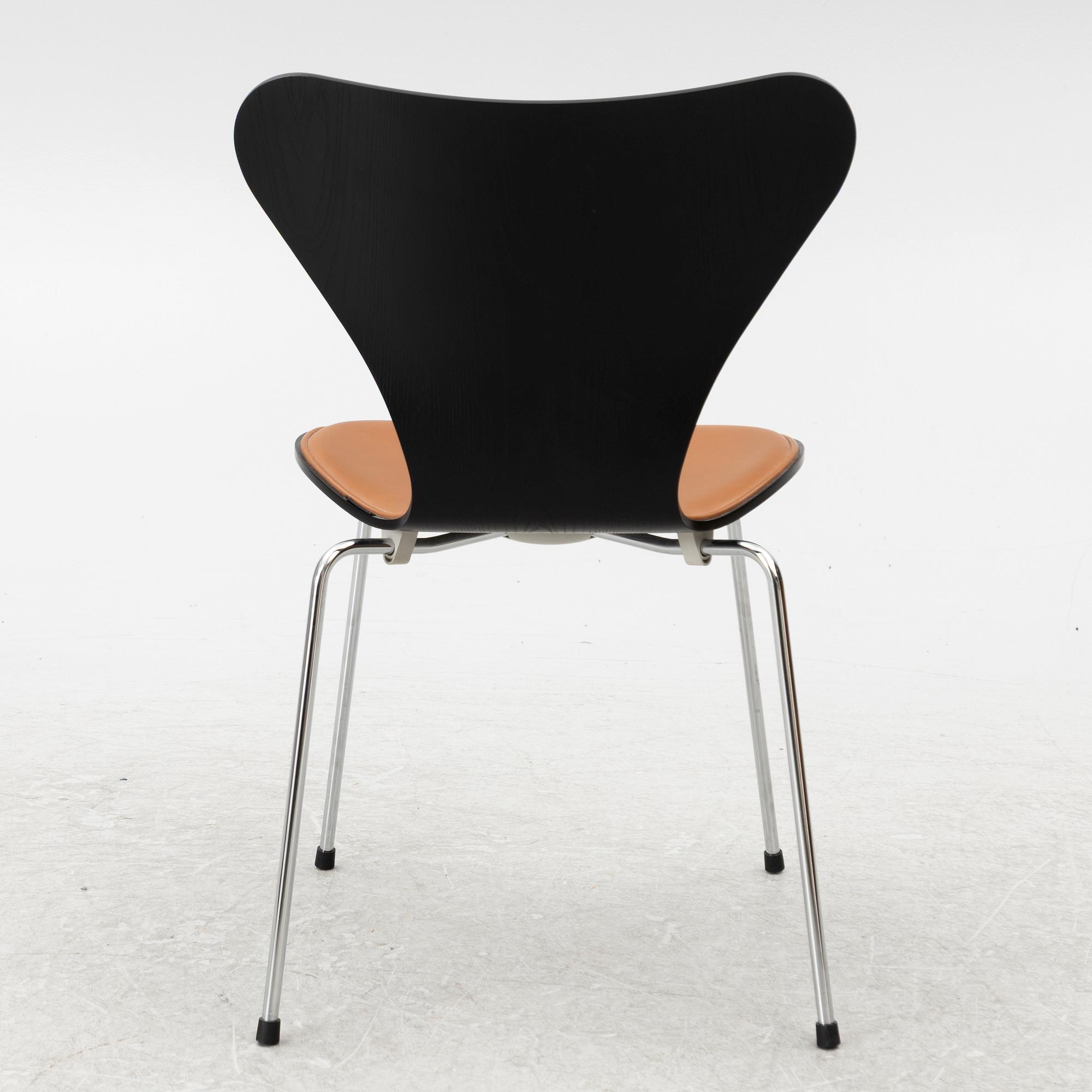 Arne Jacobsen, A 'Sjuan' chair, Fritz Hansen, Denmark, contemporary production.
