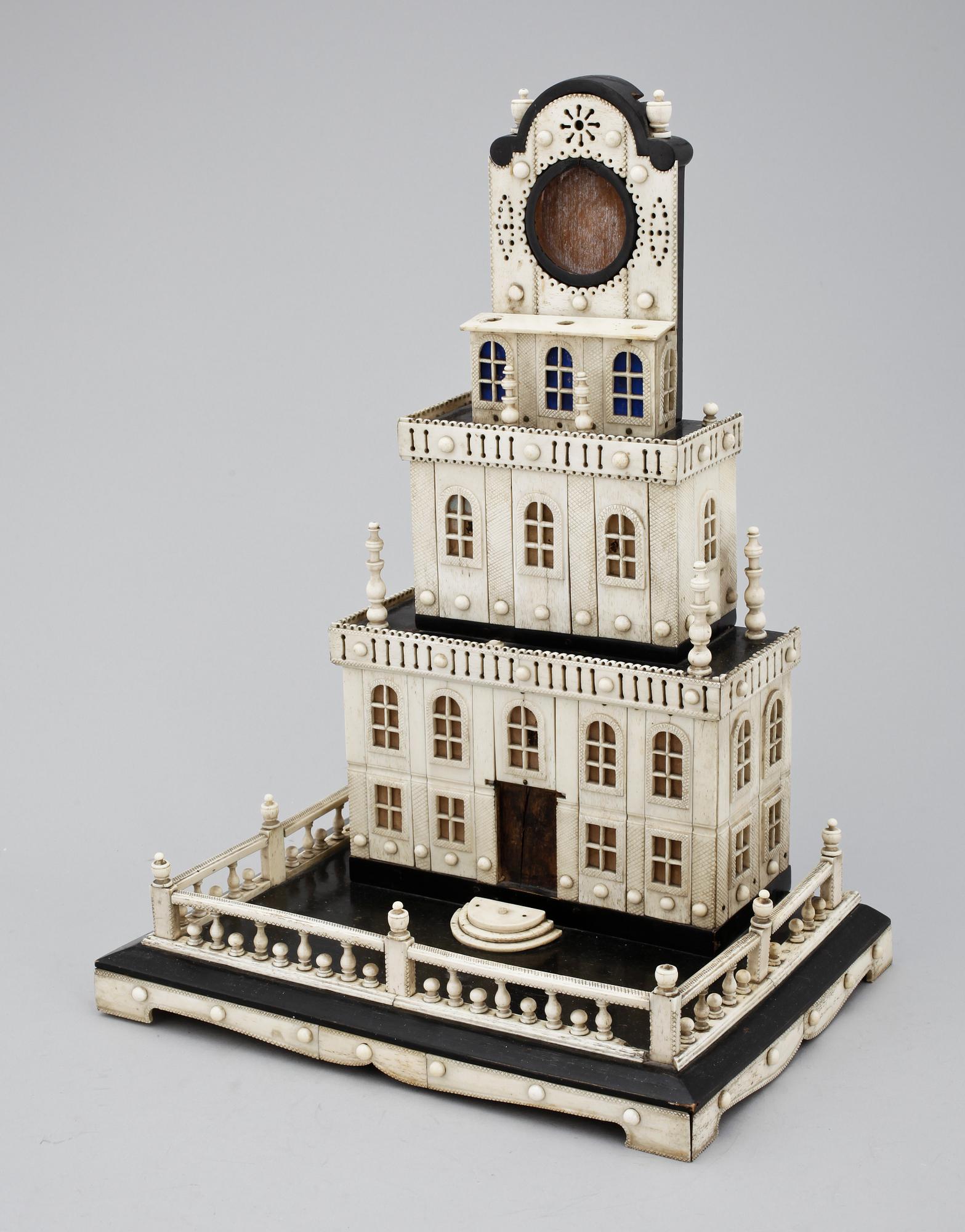 KLOCKSTÄLL, ben och trä. 1800-talets senare del.