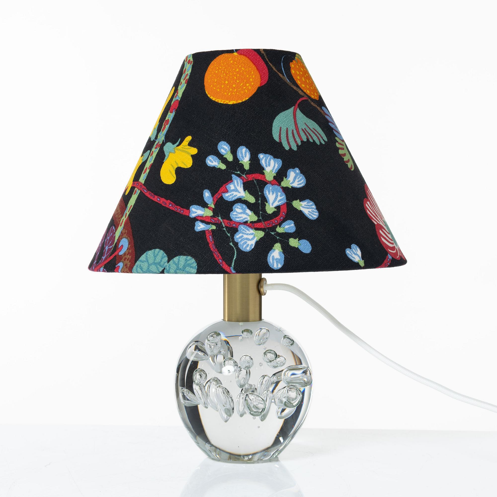 Josef Frank, bordslampa, modell 1819, Firma Svenskt Tenn.