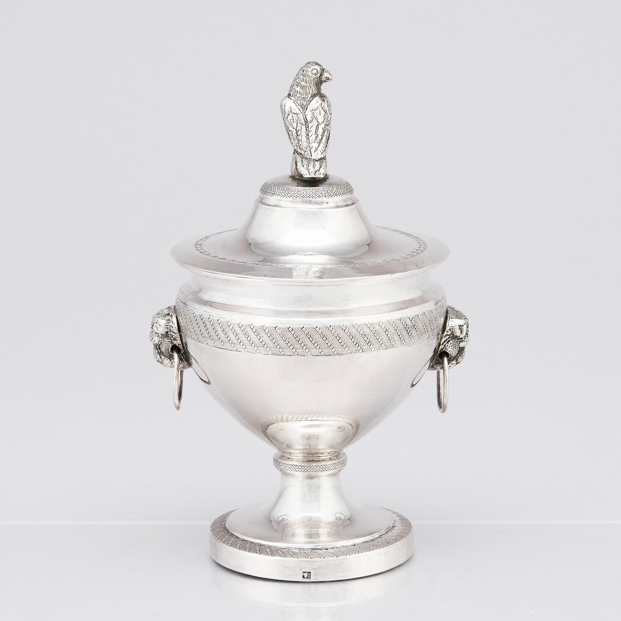 Sockerskål med lock, silver, oidentifierad mästare, möjligen Raffaele Sisino, Neapel 1832-1872.