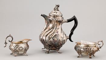 KAFFESERVIS, 3 delar, silver, rokokostil, CG Hallberg, Stockholm 1950. Tot ca 1208 gram.