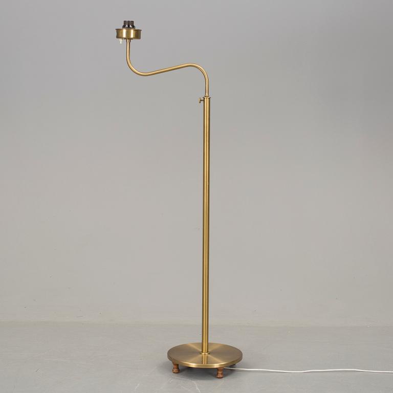 GOLVLAMPA, Josef Frank, modell 2368, Firma Svenskt Tenn.