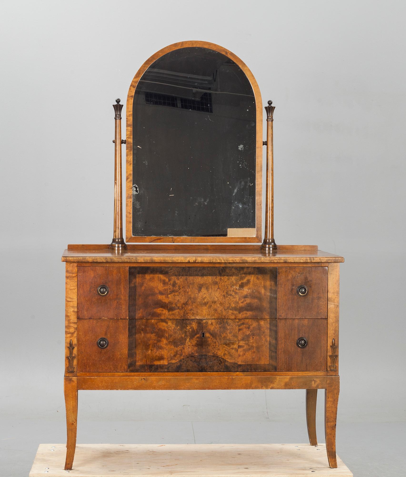 SPEGELBYRÅ, Möbelfabrikerna Bodafors. Sent 1920-tal.