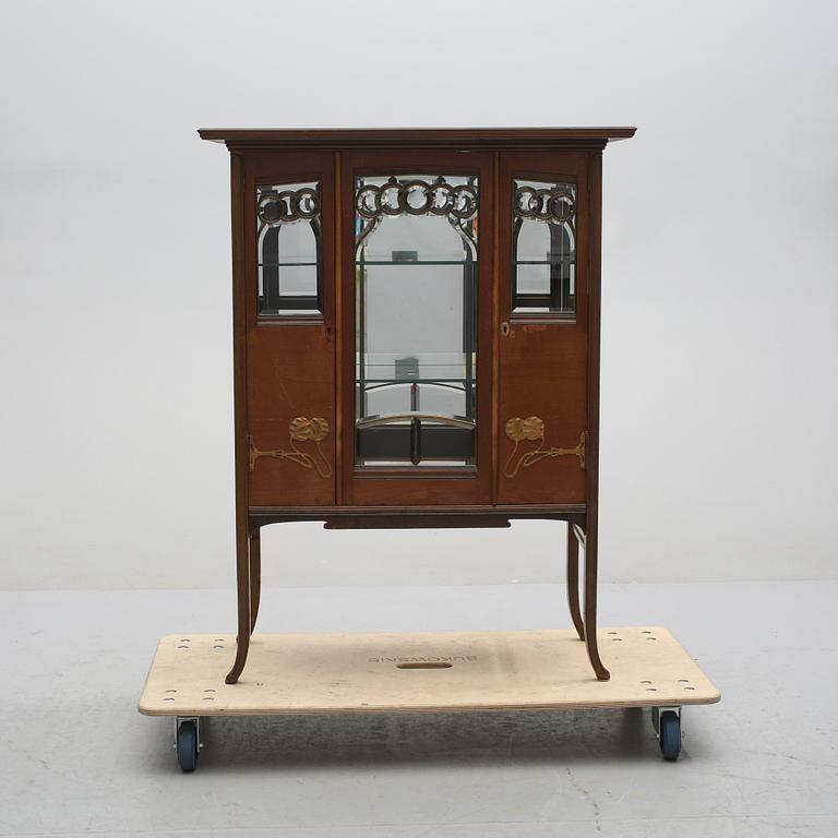 VITRINSKÅP, jugend, tidigt 1900-tal.