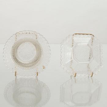 UPPSATSSKÅL, SMÖRASK och 2 NÅLFAT, pressglas, sekelskiftet 1800/1900.