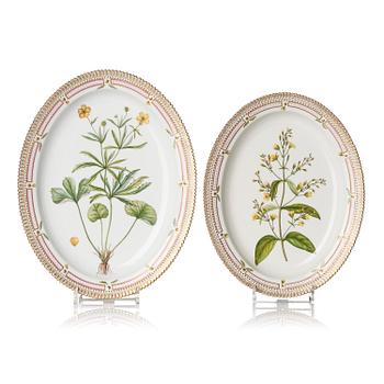 470. A set of two Royal Copenhagen 'Flora Danica' serving dishes, Denmark, 20th century.