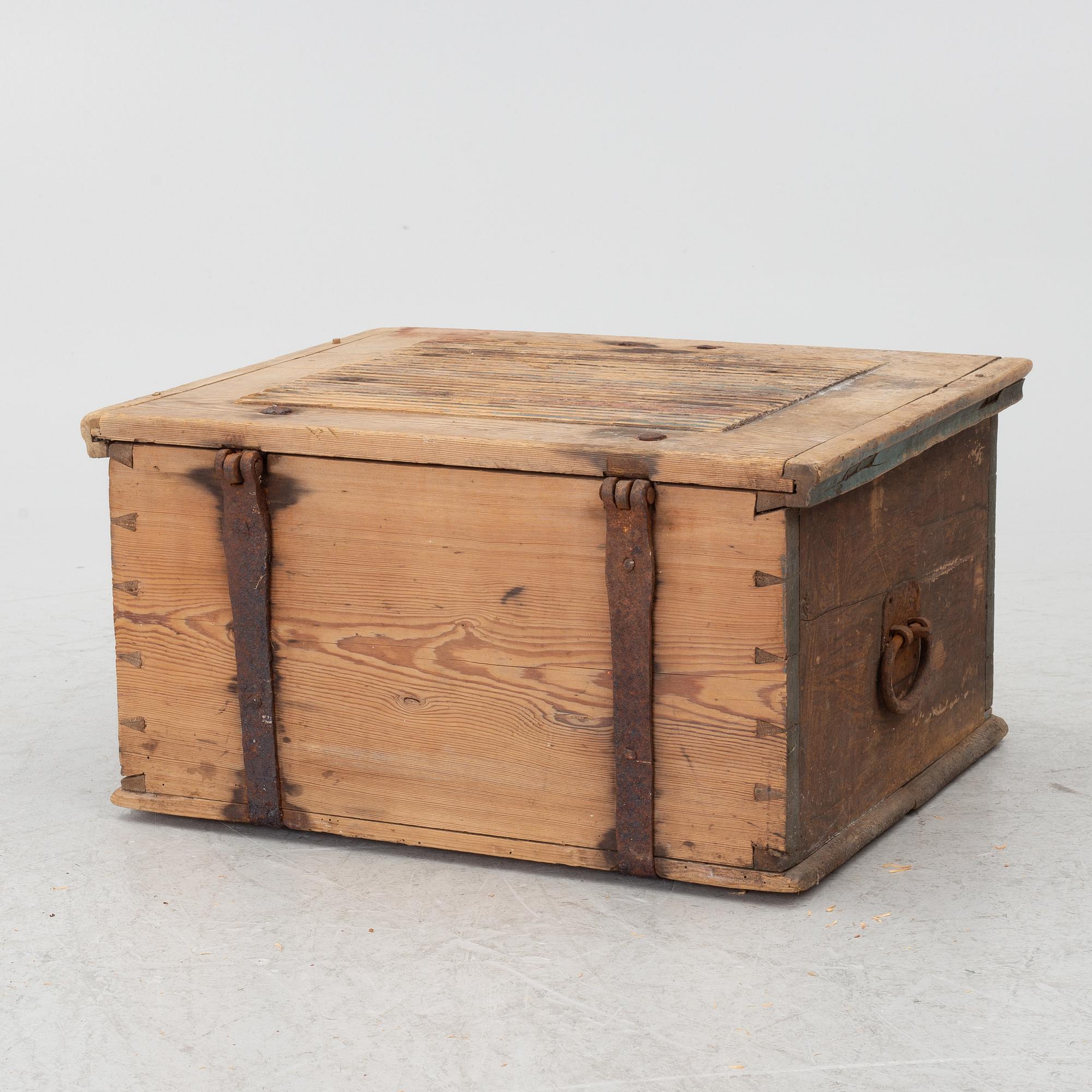 A chest, 19th century.