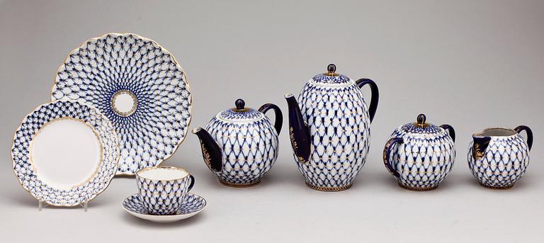 KAFFESERVIS, 28 delar, porslin, "Cobolt-Net", Lomonsov, USSR, Sovjetunion, 1900-talets andra hälft.