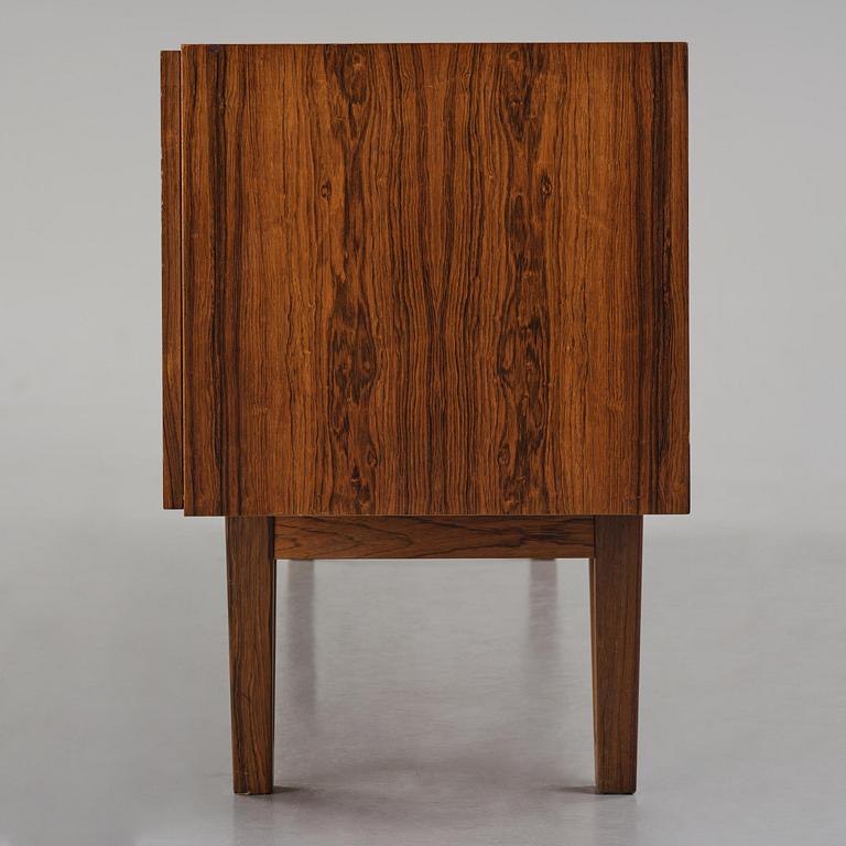 Ib Kofod-Larsen, sideboard, modell "501" ur "Ib 500"-serien, Seffle Möbelfabrik, Säffle, 1960-tal.
