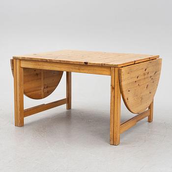 A dining table, second half of the 20th Century.