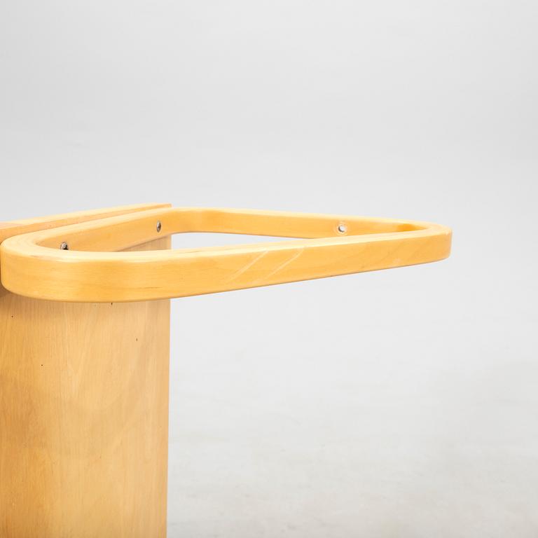 Alvar Aalto, vägghyllor 2 st Artek Helsingfors 1970-tal.