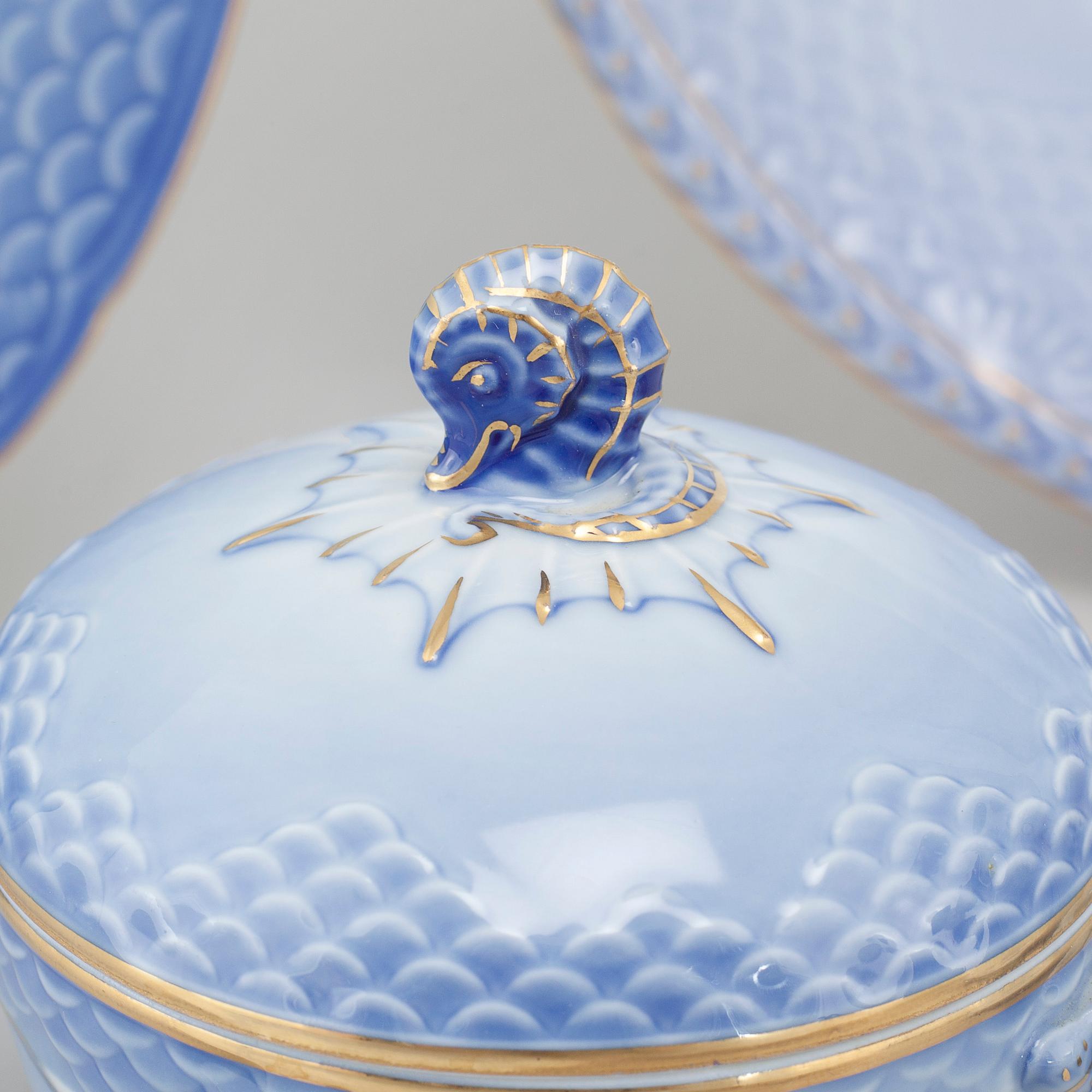 46 pieces of porcelain tableware from Bing & Gröndahl, second half of the 20th century.