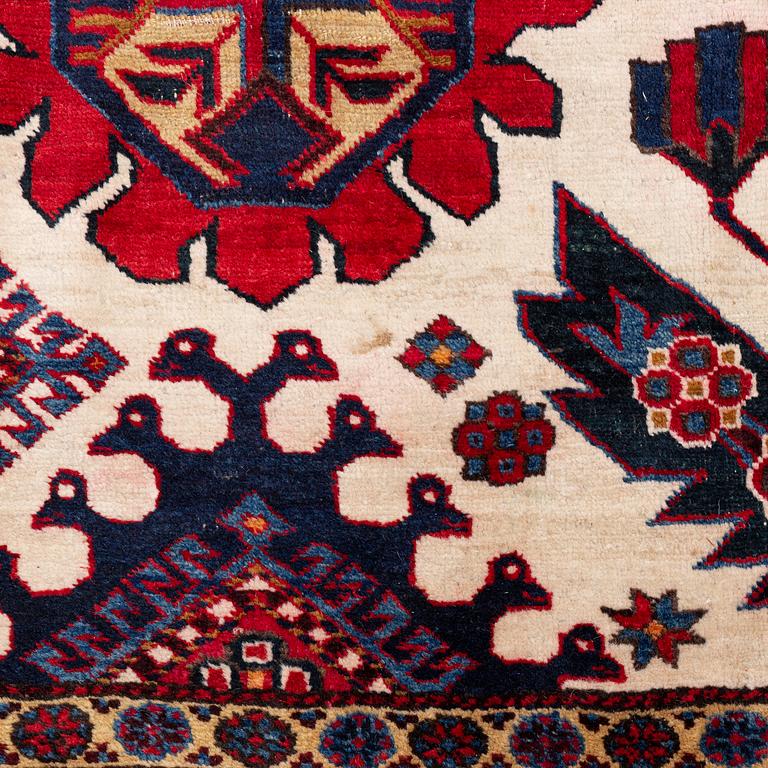 Rug, oriental, approx. 311 x 228 cm.
