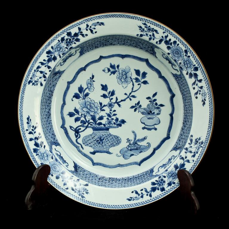 SKÅLFAT, porslin, Kina, 1700-tal.