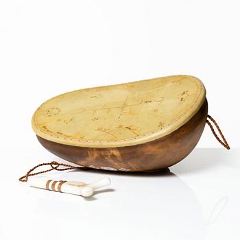 Lars Levi Sunna, ceremonitrumma, signerad.