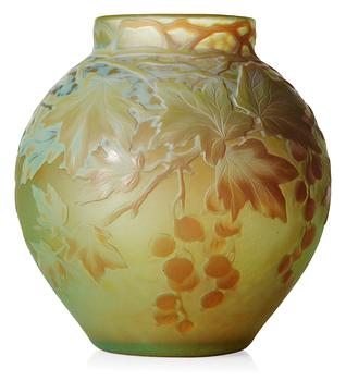 675. A Gunnar Wennerberg Art Nouveau cameo glass vase, Kosta circa 1900-1902.