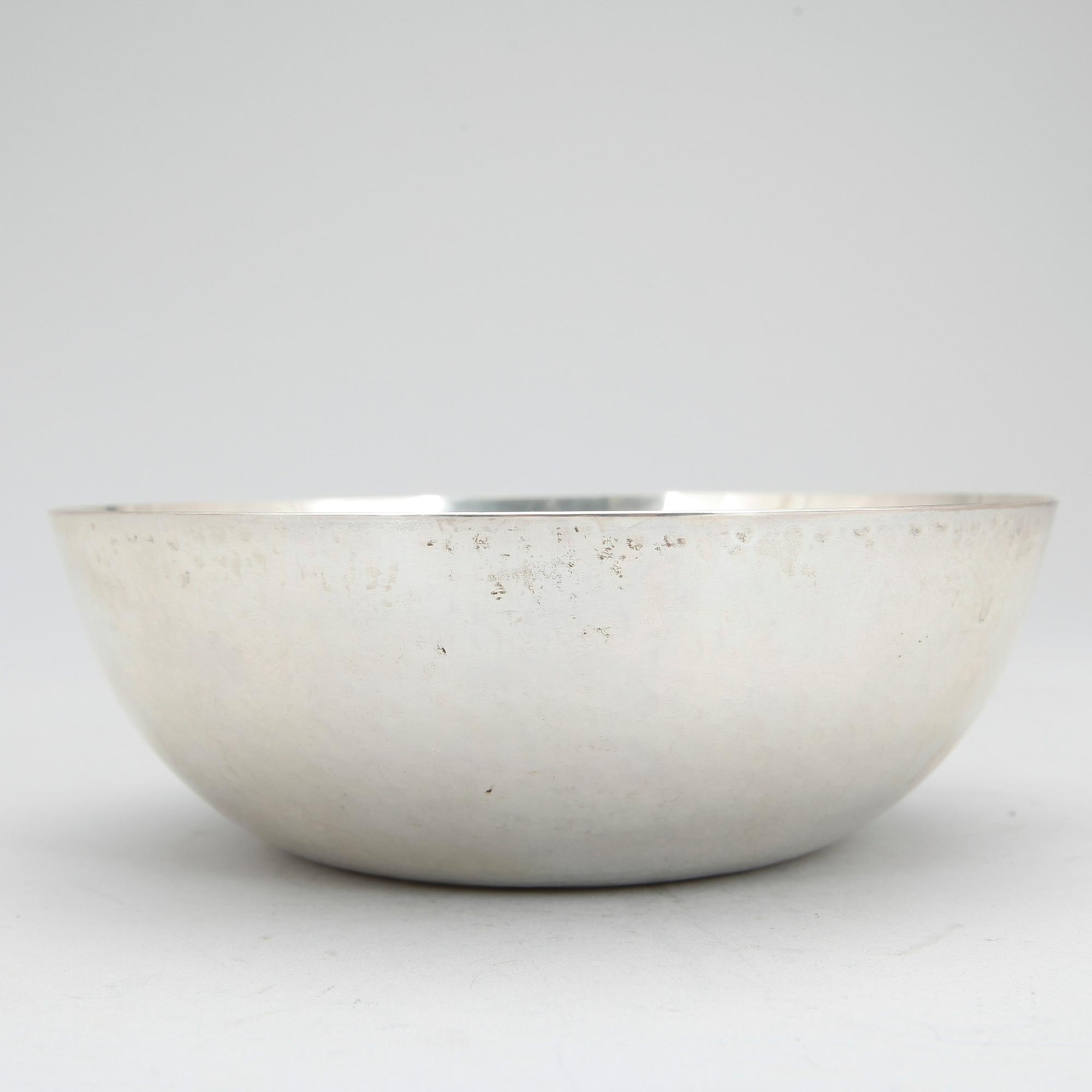 SKÅL, silver, E Råström, Stockholm, 1976. Vikt ca 227 gram.
