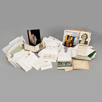 PARTI BLANDADE AUTOGRAFER, ca 250 st, bla Ulf Lundell, Nanna Svartz, Tore Wretman, Barbara Cartland, egenhändiga.