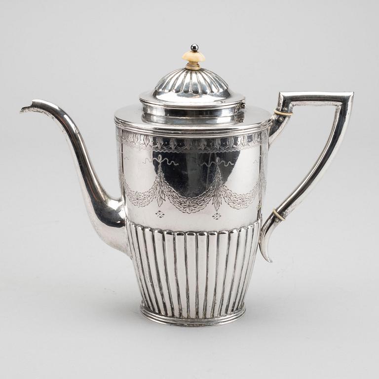 A silver coffee pot, K C Hermann Copenhagen 1912. Weight ca 647 grams.