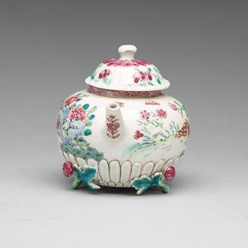 A famille rose tea pot with cover, Qing dynasty, Qianlong (1736-95).