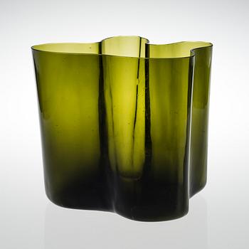 ALVAR AALTO, A VASE. Signed Alvar Aalto, Iittala -56.