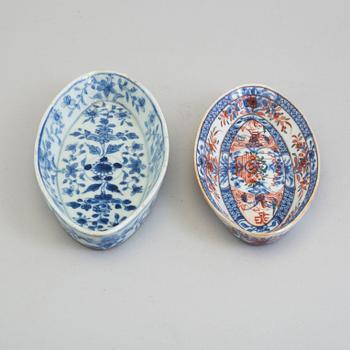 Two blue and white ladle dishes, Qing dynasty, Qianlong (1736-95).