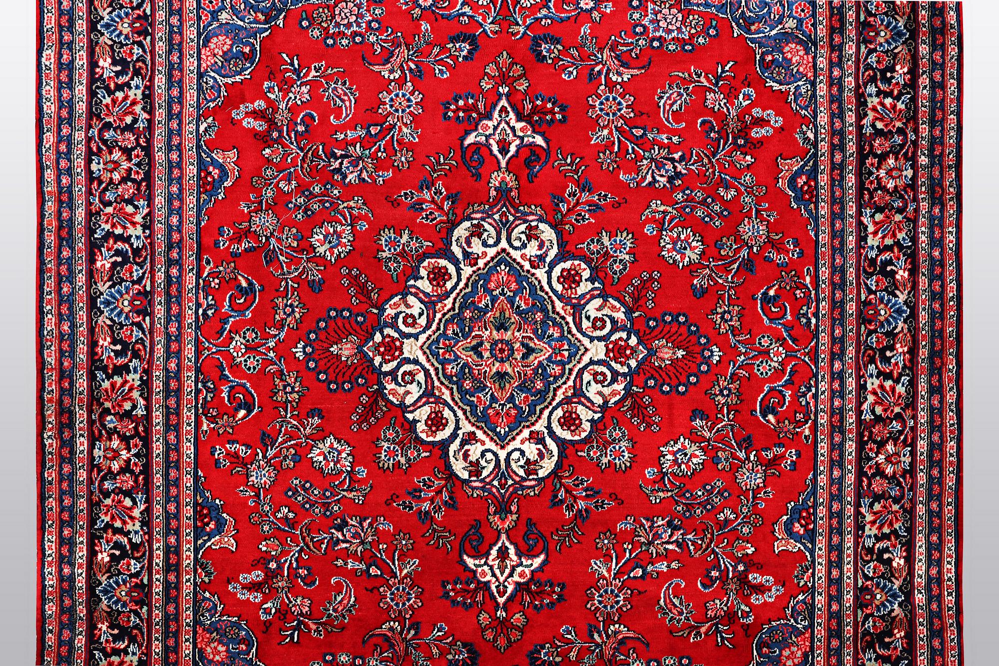 Matto, West persian, ca 320 x 242 cm.